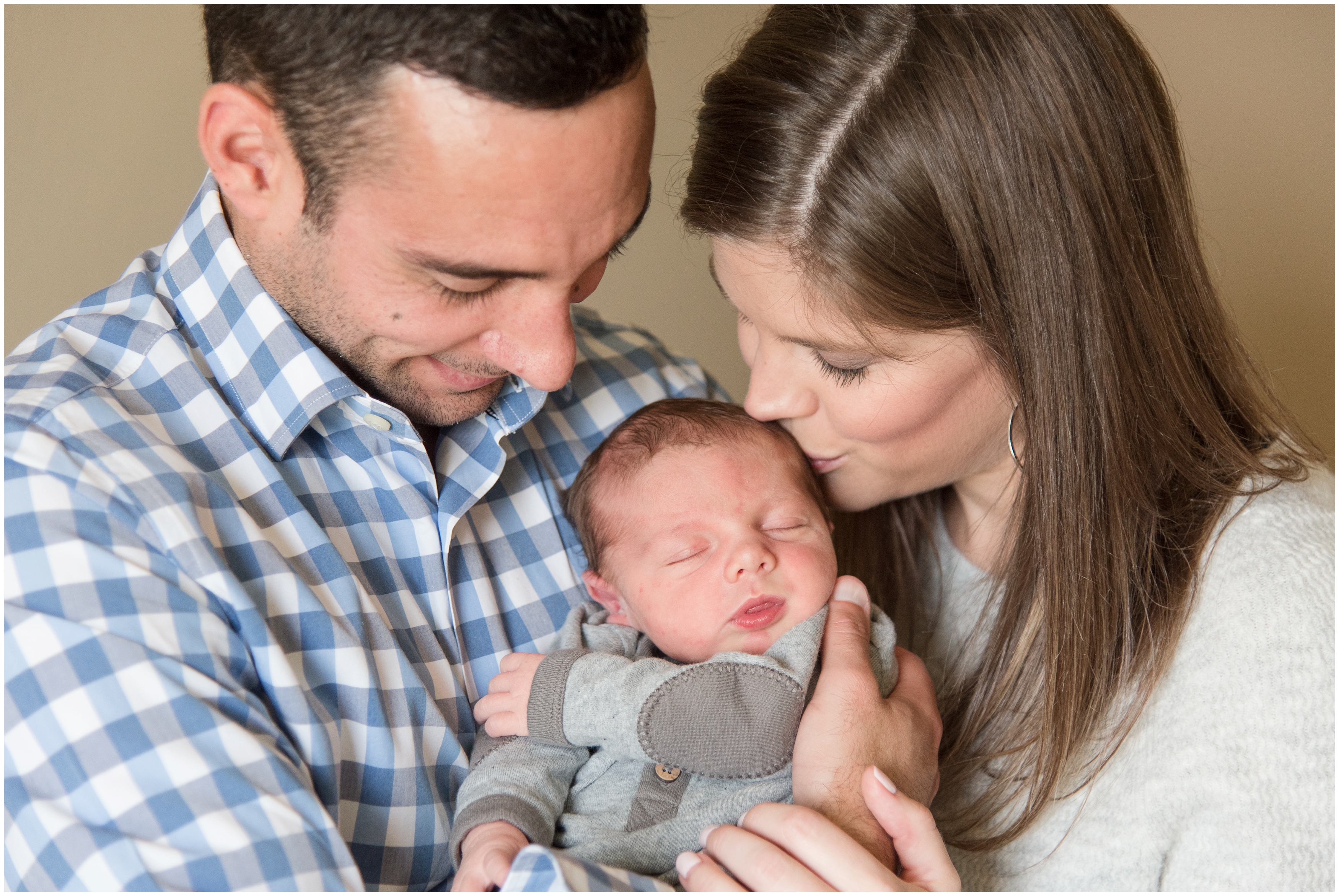 Kingwood photographer - at home lifestyle newborn portrait session for baby boy